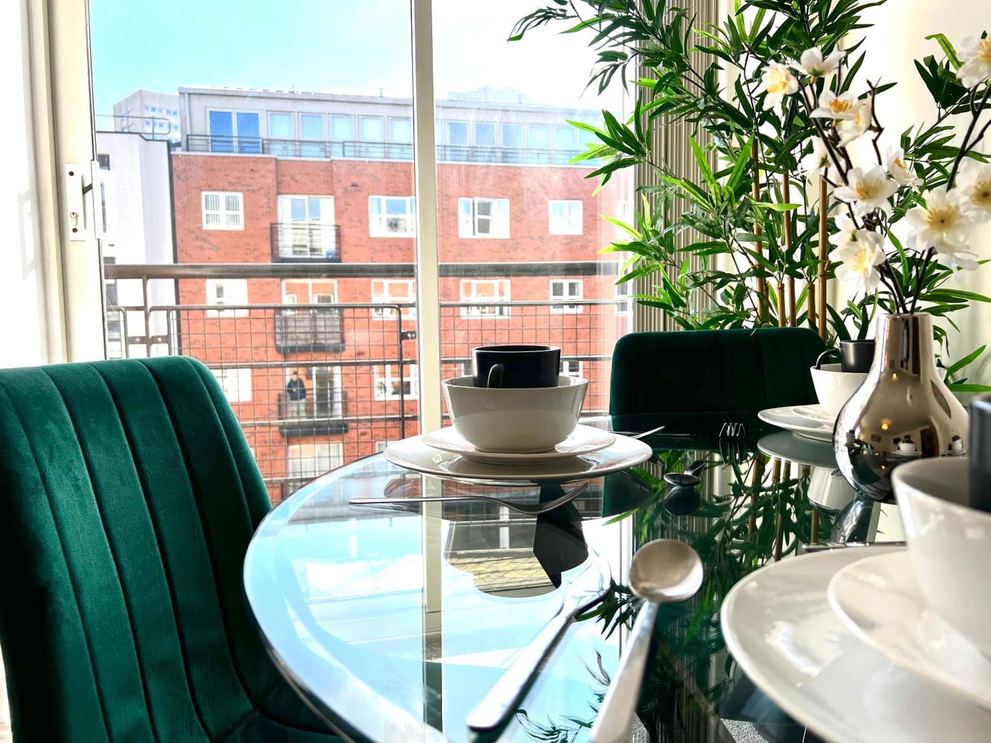 Apartment City Centre Escape - Stylish And Serene 1Br *