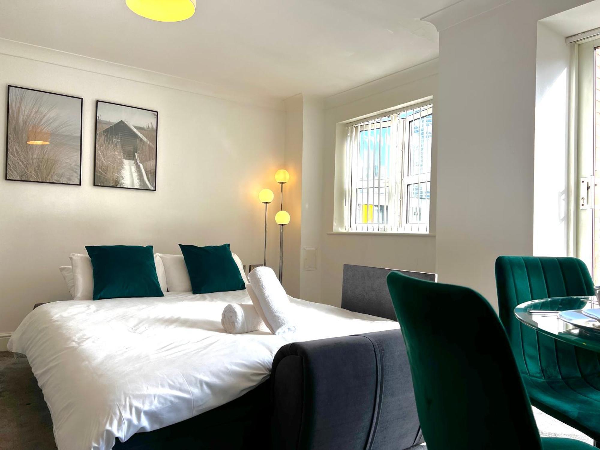 City Centre Escape - Stylish And Serene 1Br Birmingham
